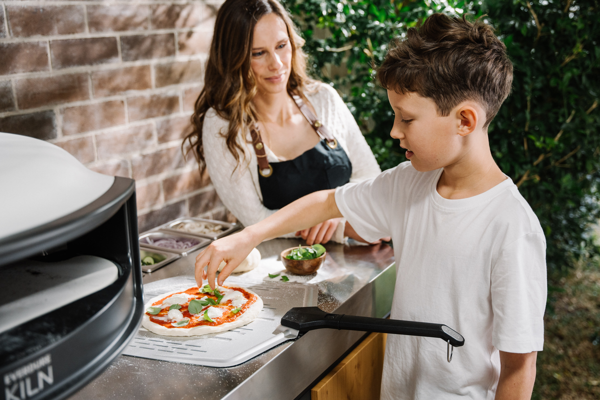 Pizza Station in Black