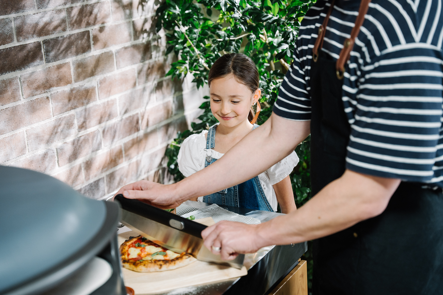 Pizza Station in Black